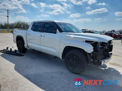 Czwarte zdjęcie samochodu z boku: 2025 TOYOTA TUNDRA PLATINUM VIN:5TFWA5DB3SX288073 - miniatura