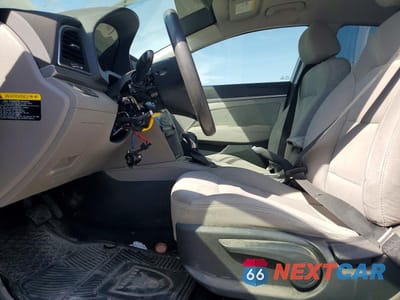 Zdjęcie 7 z 12 samochodu: 2018 HYUNDAI ELANTRA SEL VIN:5NPD84LF3JH267249 - miniatura