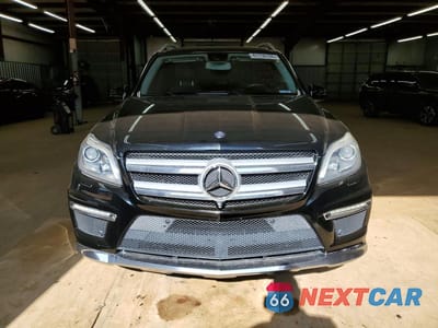 Piąte zdjęcie samochodu w środku: 2015 MERCEDES-BENZ GL 550 4MATIC VIN:4JGDF7DE5FA551229 - miniatura