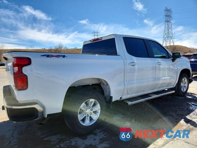 Trzecie zdjęcie samochodu z tyłu: 2024 CHEVROLET SILVERADO K1500 LT VIN:1GCPDDEK1RZ406320 - miniatura