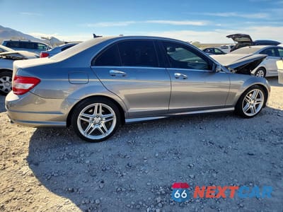 Trzecie zdjęcie samochodu z tyłu: 2011 MERCEDES-BENZ C 300 VIN:WDDGF5EB9BR172777 - miniatura