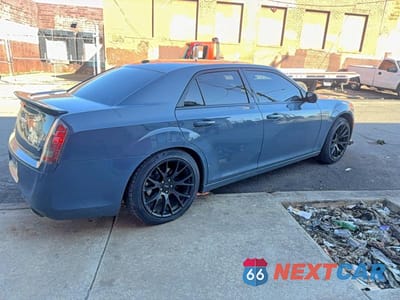 Czwarte zdjęcie samochodu z boku: 2014 CHRYSLER 300 S VIN:2C3CCABG6EH355167 - miniatura