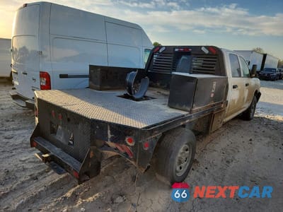 Czwarte zdjęcie samochodu z boku: 2019 RAM 2500 TRADESMAN FLATBED TRUCK VIN:3C6UR5HL0KG612076 - miniatura