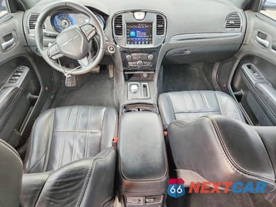 Zdjęcie 8 z 11 samochodu: 2015 CHRYSLER 300 S VIN:2C3CCABG2FH743160 - miniatura