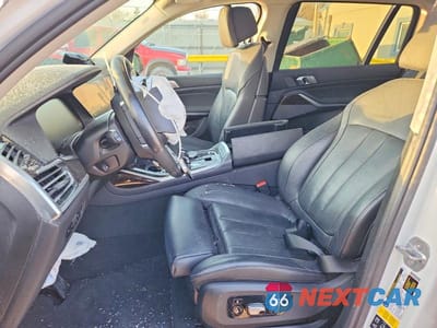 Zdjęcie 7 z 14 samochodu: 2019 BMW X7 XDRIVE40I VIN:5UXCW2C51KL086692 - miniatura
