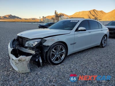 2015 BMW 750 LI WBAYE8C53FD781430 - główne zdjęcie licytacji z USA - miniatura