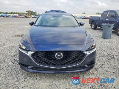 Piąte zdjęcie samochodu w środku: 2020 MAZDA 3 PREFERRED VIN:JM1BPBDM5L1163271 - miniatura