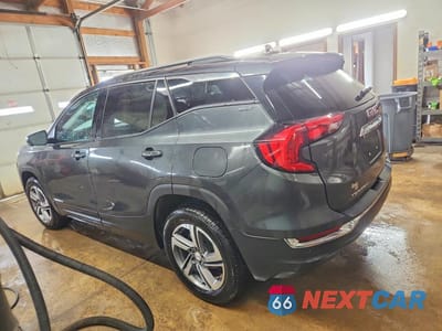 Drugie zdjęcie samochodu z przodu: 2021 GMC TERRAIN SLT VIN:3GKALVEVXML362430 - miniatura