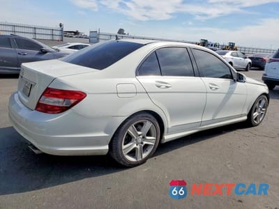Trzecie zdjęcie samochodu z tyłu: 2010 MERCEDES-BENZ C 300 VIN:WDDGF5EB4AR099025 - miniatura