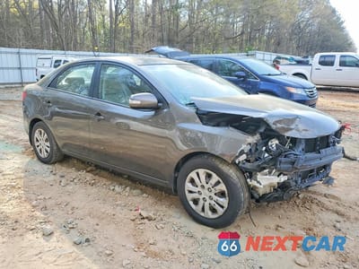 Czwarte zdjęcie samochodu z boku: 2010 KIA FORTE EX VIN:KNAFU4A20A5312004 - miniatura