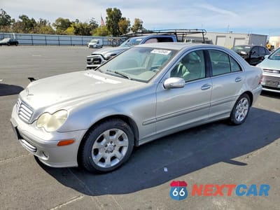 2005 MERCEDES-BENZ C 240 WDBRF61J75F558463 - główne zdjęcie licytacji z USA - miniatura