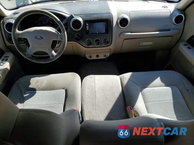 Zdjęcie 8 z 12 samochodu: 2003 FORD EXPEDITION XLT VIN:1FMPU16W43LC19465 - miniatura