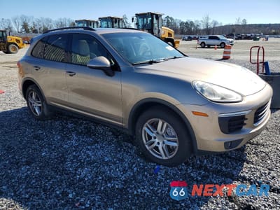 Czwarte zdjęcie samochodu z boku: 2016 PORSCHE CAYENNE VIN:WP1AA2A21GKA15097 - miniatura