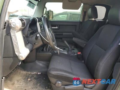 Zdjęcie 7 z 12 samochodu: 2013 TOYOTA FJ CRUISER BASE VIN:JTEBU4BFXDK154033 - miniatura