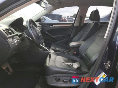Zdjęcie 7 z 11 samochodu: 2014 VOLKSWAGEN PASSAT SE VIN:1VWBT7A38EC097470 - miniatura