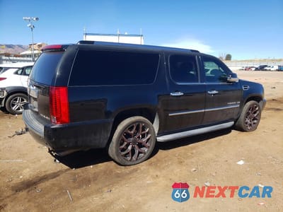 Trzecie zdjęcie samochodu z tyłu: 2013 CADILLAC ESCALADE ESV LUXURY VIN:1GYS4HEF2DR298040 - miniatura