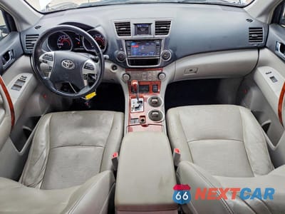 Zdjęcie 8 z 14 samochodu: 2013 TOYOTA HIGHLANDER LIMITED VIN:5TDYK3EH8DS140734 - miniatura