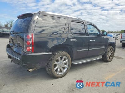 Trzecie zdjęcie samochodu z tyłu: 2012 GMC YUKON DENALI VIN:1GKS1EEF6CR102777 - miniatura