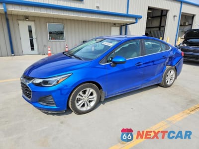 2019 CHEVROLET CRUZE LT 1G1BE5SM6K7108794 - główne zdjęcie licytacji z USA - miniatura