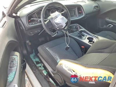Zdjęcie 8 z 13 samochodu: 2016 DODGE CHALLENGER SXT VIN:2C3CDZAG1GH331519 - miniatura
