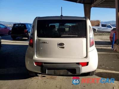 Zdjęcie 6 z 12 samochodu: 2011 KIA SOUL + VIN:KNDJT2A24B7706051 - miniatura