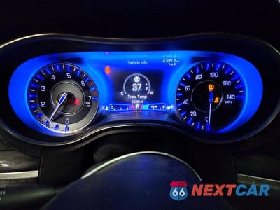 Zdjęcie 9 z 11 samochodu: 2020 CHRYSLER 300 TOURING VIN:2C3CCAAG7LH173704 - miniatura