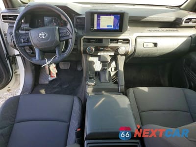Zdjęcie 8 z 13 samochodu: 2025 TOYOTA TACOMA SR VIN:3TYLD5KN4ST013331 - miniatura