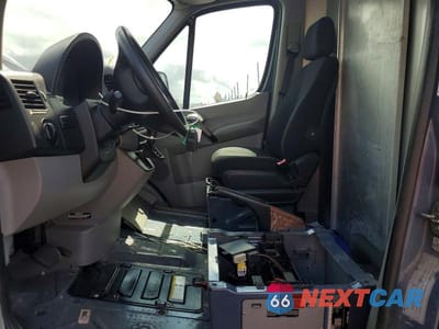 Zdjęcie 7 z 11 samochodu: 2018 MERCEDES BENZ SPRINTER 2500 DELIVERY VAN VIN:WD3PE7CD5JP647813 - miniatura
