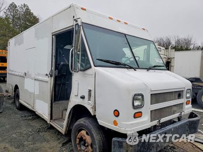Czwarte zdjęcie samochodu z boku: 2004 FREIGHTLINER MT45G DELIVERY TRUCK VIN:4UZAARBW24CN63736 - miniatura