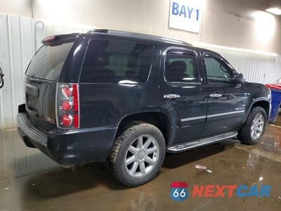 Trzecie zdjęcie samochodu z tyłu: 2009 GMC YUKON DENALI VIN:1GKFK032X9R279438 - miniatura