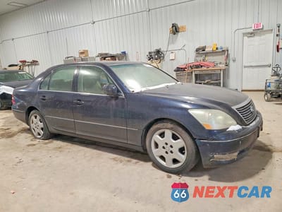 Czwarte zdjęcie samochodu z boku: 2005 LEXUS LS 430 BASE VIN:JTHBN36F555005663 - miniatura