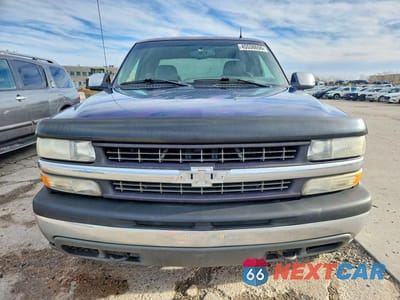 Piąte zdjęcie samochodu w środku: 2002 CHEVROLET SILVERADO K1500 VIN:2GCEK19T921114735 - miniatura