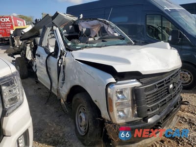 Czwarte zdjęcie samochodu z boku: 2024 FORD F250 SUPER DUTY VIN:1FT7W2BA4REE57070 - miniatura