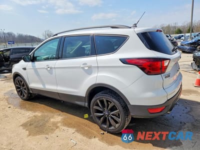 Drugie zdjęcie samochodu z przodu: 2019 FORD ESCAPE SE VIN:1FMCU0GDXKUB75793 - miniatura