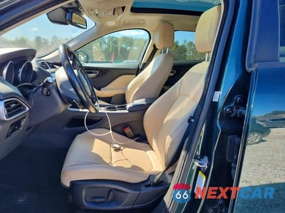 Zdjęcie 7 z 12 samochodu: 2017 JAGUAR F-PACE PREMIUM VIN:SADCJ2BV4HA059013 - miniatura