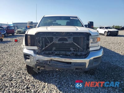 Piąte zdjęcie samochodu w środku: 2016 GMC SIERRA K2500 HEAVY DUTY VIN:1GT12RE84GF211596 - miniatura