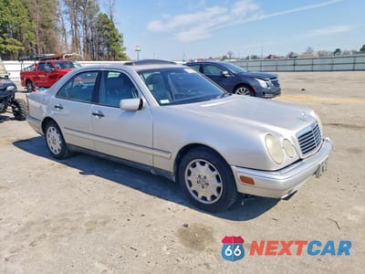 Czwarte zdjęcie samochodu z boku: 1998 MERCEDES-BENZ E 320 VIN:WDBJF65F5WA670342 - miniatura