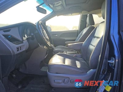 Zdjęcie 7 z 13 samochodu: 2016 TOYOTA SIENNA XLE 8-PASSENGER VIN:5TDYK3DCXGS712896 - miniatura