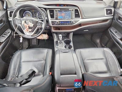 Zdjęcie 8 z 13 samochodu: 2018 TOYOTA HIGHLANDER XLE VIN:5TDJZRFH1JS872990 - miniatura