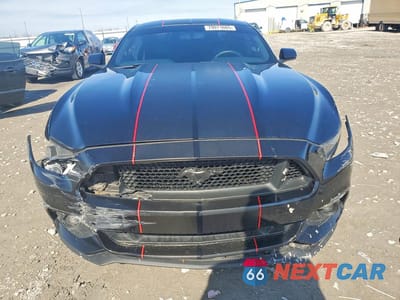 Piąte zdjęcie samochodu w środku: 2017 FORD MUSTANG VIN:1FA6P8TH7H5252645 - miniatura