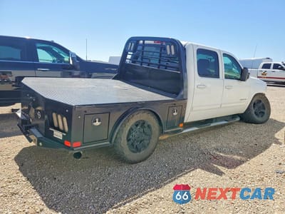 Trzecie zdjęcie samochodu z tyłu: 2013 GMC SIERRA 2500 FLATBED TRUCK VIN:1GT121E8XDF126646 - miniatura