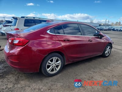 Trzecie zdjęcie samochodu z tyłu: 2018 CHEVROLET CRUZE LT VIN:1G1BE5SM2J7236495 - miniatura