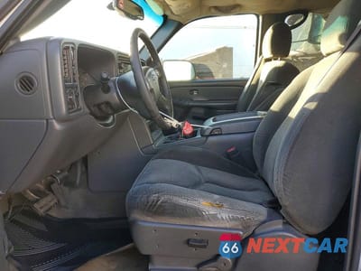 Zdjęcie 7 z 11 samochodu: 2004 CHEVROLET SILVERADO 2500 FLATBED TRUCK VIN:1GCHK23G84F158669 - miniatura