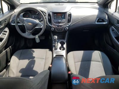 Zdjęcie 8 z 12 samochodu: 2018 CHEVROLET CRUZE LT VIN:1G1BE5SM5J7190631 - miniatura