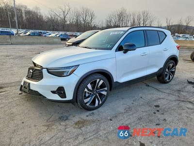 2025 VOLVO XC40 PLUS YV4L12UC5S2458650 - główne zdjęcie licytacji z USA - miniatura