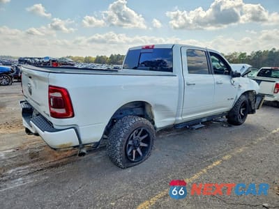 Trzecie zdjęcie samochodu z tyłu: 2023 RAM 2500 LARAMIE VIN:3C6UR5FL6PG559104 - miniatura