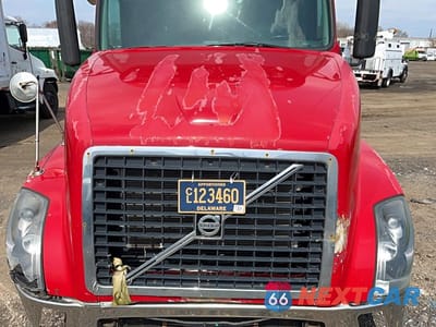 Zdjęcie 7 z 10 samochodu: 2012 VOLVO VN VNL VIN:4V4NC9EH6CN543929 - miniatura