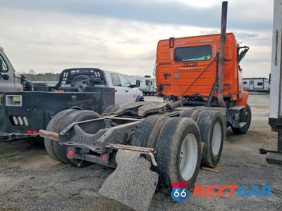 Czwarte zdjęcie samochodu z boku: 2009 VOLVO VNM SEMI TRUCK VIN:4V4MC9EG69N263617 - miniatura