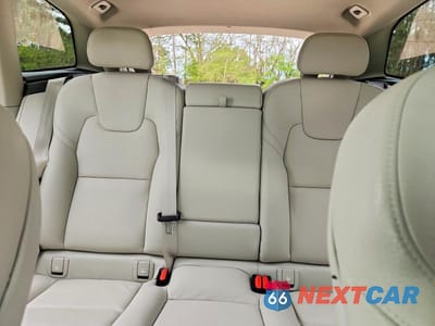 Zdjęcie 10 z 13 samochodu: 2022 VOLVO XC60 B5 MOMENTUM VIN:YV4L12RK4N1986643 - miniatura