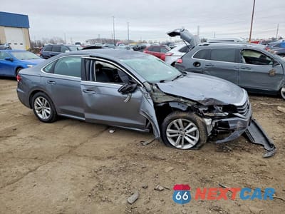 Czwarte zdjęcie samochodu z boku: 2020 VOLKSWAGEN PASSAT SE VIN:1VWSA7A32LC010021 - miniatura